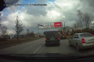 Мне нужно срочно повернуть...взмах рукой и погнал!