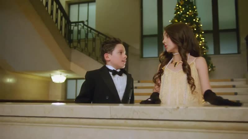 Idina Menzel Michael Bublé Baby Its Cold Outside ( Official