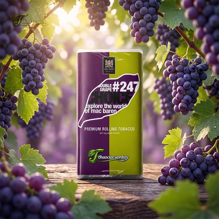 Gói thuốc lá sợi thơm Mac Baren Choice Double Grape 247 bên chùm nho tươi mọng