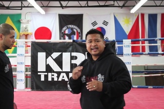 KRU Muay Thai - Защита, контратака, переход в клинч