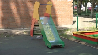 В Курчатове обновляются дворы и “вырастают“ новые детские площадки
