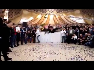 Лезгинка на свадьбе. Свадьба Сухраба (лезгинка, акробатика, трюки)