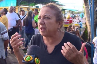 Venezuelanos correm para a fronteira com o Brasil em busca de alimentos