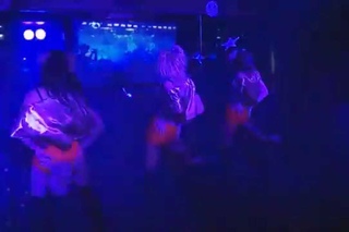 IRON LADIES - Naughty (Кошачья вечеринка в караоке Джинн)
