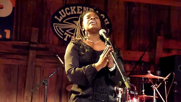 Ruthie Foster: People Grinning In Your