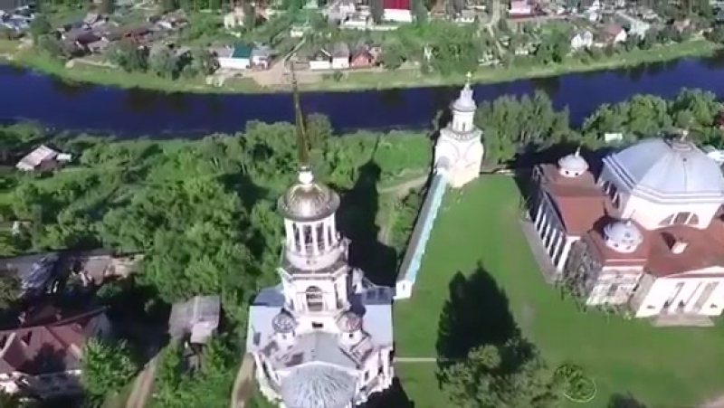 Парочка уединилась в