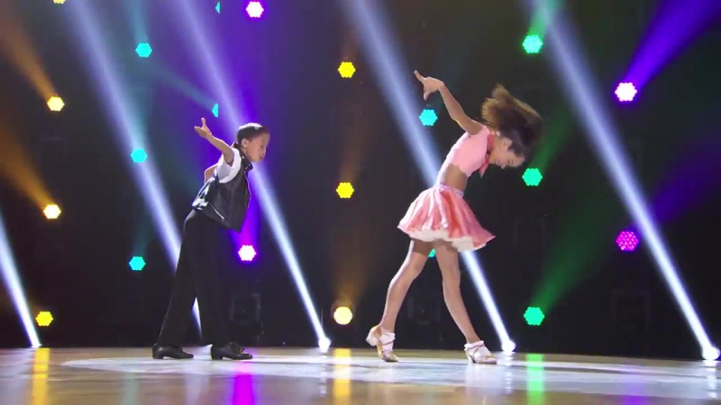 Daniela Sheaden Cha Cha Top 10 Perform +