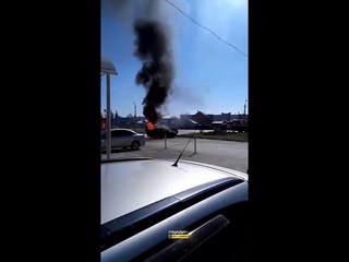 Горит автомобиль