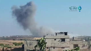 مراسل بلدي نيوز يرصد الغارات الجوية على بلدة كفرسجنة بريف إدلب الجنوبي