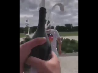 дело ночи. После порно целую попку своей начальнице посетила просто блестящая идея