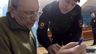 На почте  не дают пенсию. Нет паспорта РФ. Что делать ? г