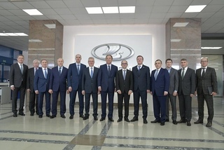 Директор лады тольятти. АО АВТОВАЗ Тольятти. Аркадий Глазунов АВТОВАЗ. АВТОВАЗ руководитель Тольятти. Совет директоров АВТОВАЗ