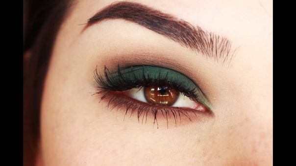 Smokey eyes with Green and Browns makeup