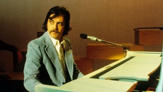 Gary Brooker sings Pilgrim’s Progress with Procol Harum.