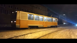 Трамвай-снегоочиститель СВ-3 (ВТК-24) выходит из депо на расчистку стрелок